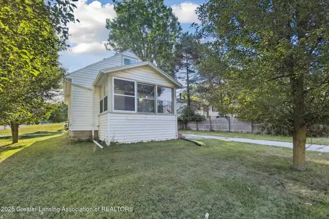 3103 Aurelius Rd, Lansing, MI 48910