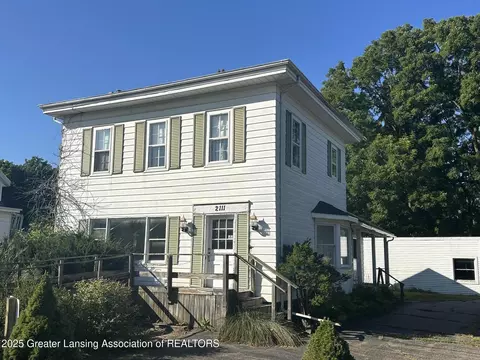 2111 Cedar St, Holt, MI 48842