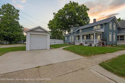 322 S Eagle St, Marshall, MI 49068 photo 1