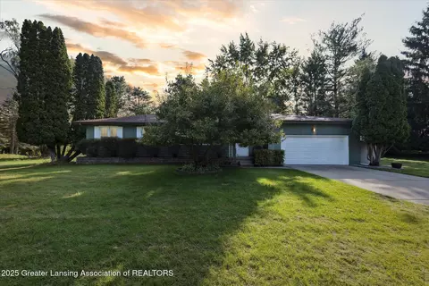 3578 Stagecoach Dr, Okemos, MI 48864