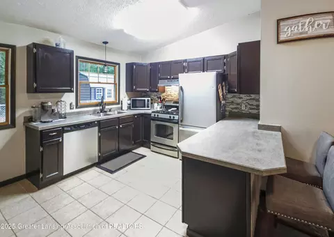 306 Acre Ct, Roscommon, MI 48653 photo 5