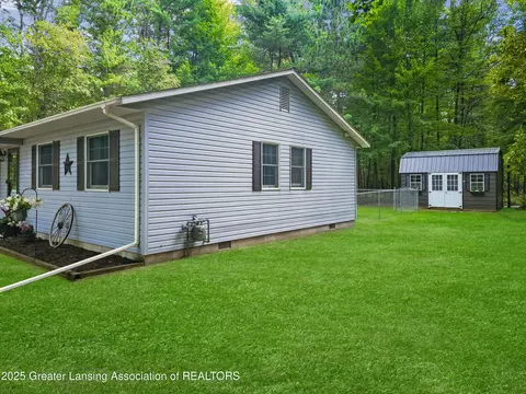 306 Acre Ct, Roscommon, MI 48653 photo 13