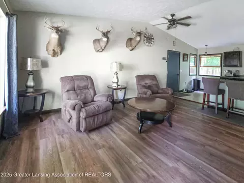 306 Acre Ct, Roscommon, MI 48653 photo 2