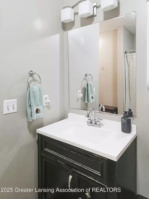 306 Acre Ct, Roscommon, MI 48653 photo 9