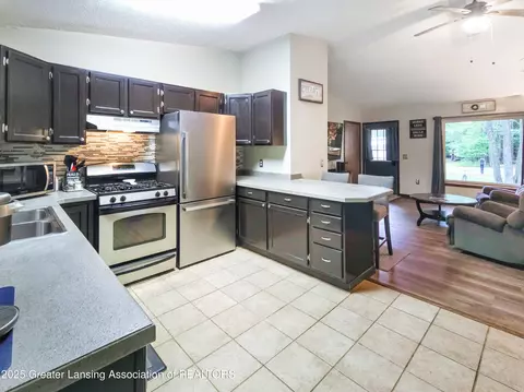 306 Acre Ct, Roscommon, MI 48653 photo 4