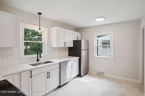 Kitchen - 1925 Forest Ave, Lansing, MI 48910 photo 1 of 2
