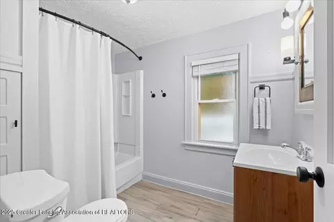 516 Bartlett St, Lansing, MI 48915 photo 17