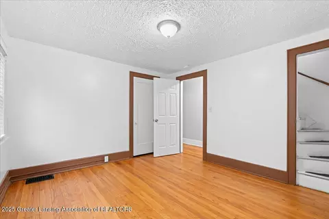 516 Bartlett St, Lansing, MI 48915 photo 20