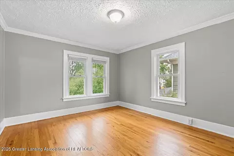 516 Bartlett St, Lansing, MI 48915 photo 24