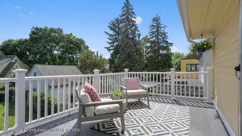 516 Bartlett St, Lansing, MI 48915 photo 26