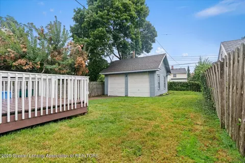 516 Bartlett St, Lansing, MI 48915 photo 34