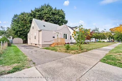 649 Irvington Ave, Lansing, MI 48910