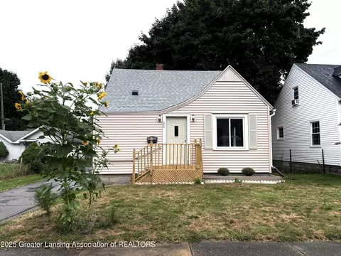649 Irvington Ave, Lansing, MI 48910