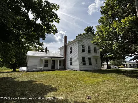 5752 E Colony Rd, Saint Johns, MI 48879