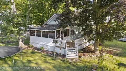 126 E Washington St, Maple Rapids, MI 48853 photo 24