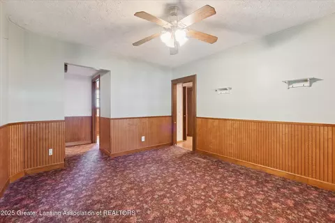 126 E Washington St, Maple Rapids, MI 48853 photo 9