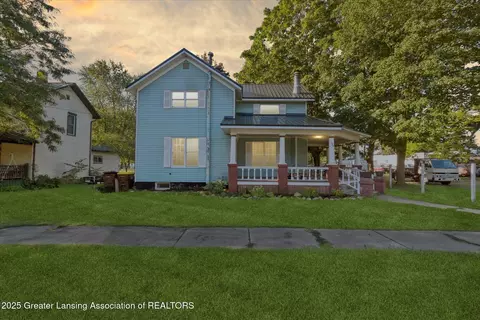 126 E Washington St, Maple Rapids, MI 48853 photo 3