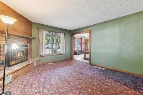 126 E Washington St, Maple Rapids, MI 48853 photo 28