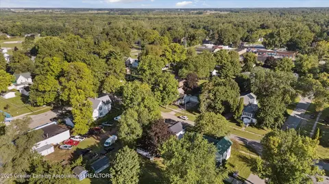 126 E Washington St, Maple Rapids, MI 48853 photo 51