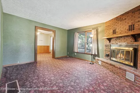 126 E Washington St, Maple Rapids, MI 48853 photo 11