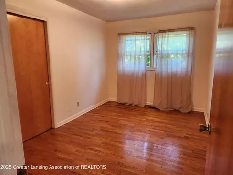 Bedroom - 8623 Juniper St, Lansing, MI 48917 photo 4 of 4