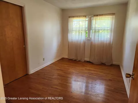Bedroom - 8623 Juniper St, Lansing, MI 48917 photo 3 of 4
