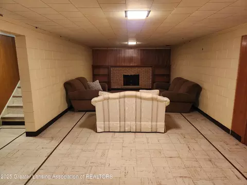 Living - 8623 Juniper St, Lansing, MI 48917 photo 2 of 2
