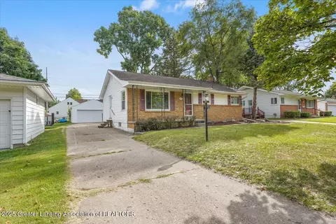 3331 Pickwick Pl, Lansing, MI 48917
