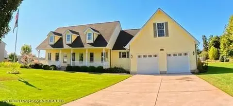 1747 Ashton Ln, Mason, MI 48854