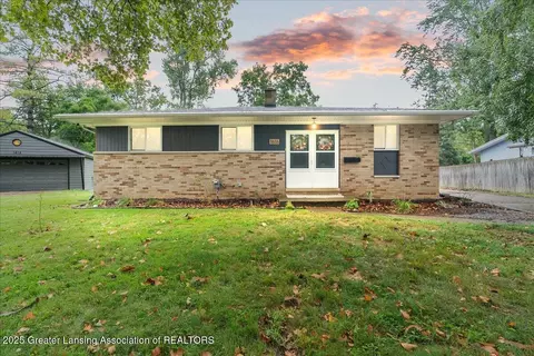 1616 Holly Ct, Lansing, MI 48910