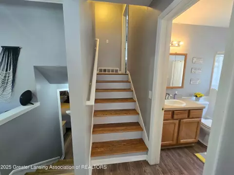Entry Way - 6923 Vernson Dr, Lansing, MI 48911 photo 1 of 2