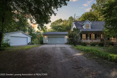 6044 W Beard Rd, Perry, MI 48872