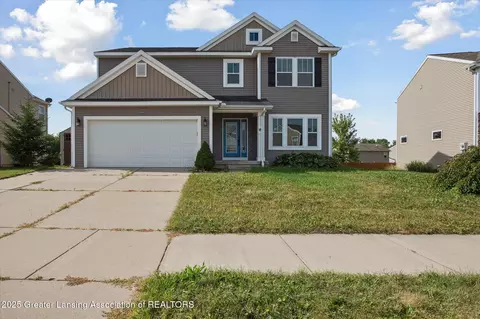 5909 Hemlock Dr, Holt, MI 48842