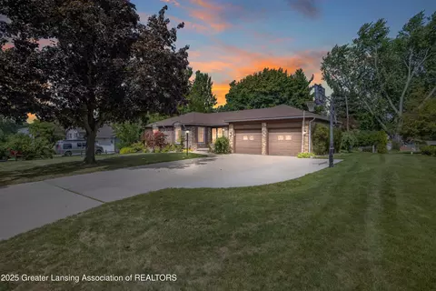4836 River Ridge Dr, Lansing, MI 48917