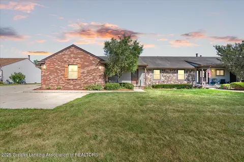 482 Red Cedar Blvd, Williamston, MI 48895