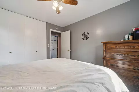 Bedroom - 18901 N B Dr, Marshall, MI 49068 photo 5 of 5