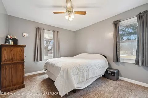 Bedroom - 18901 N B Dr, Marshall, MI 49068 photo 4 of 5