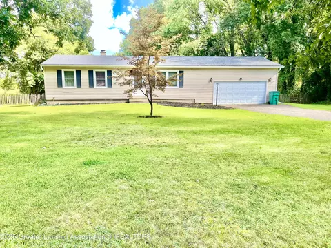 18901 N B Dr, Marshall, MI 49068