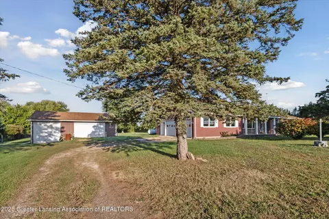 854 S Ainger Rd, Charlotte, MI 48813