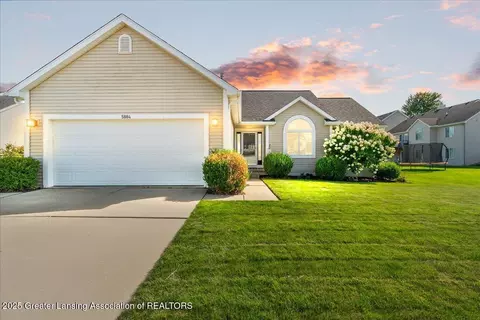 5884 Westover Dr, Bath, MI 48808