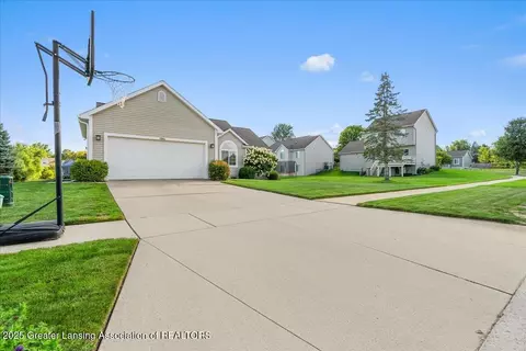 5884 Westover Dr, Bath, MI 48808 photo 3