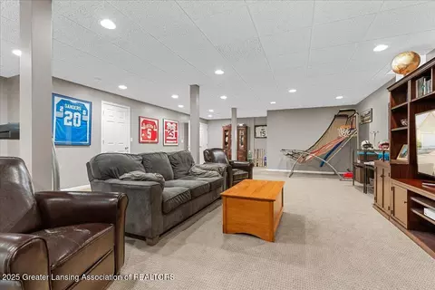 5884 Westover Dr, Bath, MI 48808 photo 28