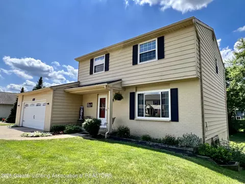 1527 Lindy Dr, Lansing, MI 48917