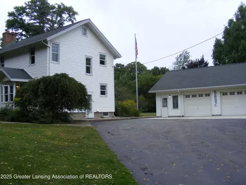 5697 E Kinsel Hwy, Charlotte, MI 48813
