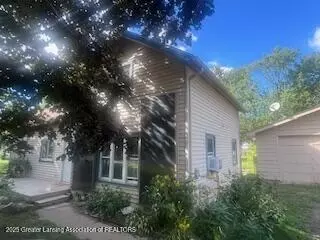 323 E Main St, Elsie, MI 48831