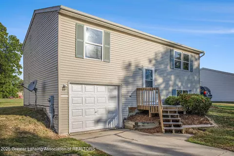 5906 Monticello Dr, Lansing, MI 48911