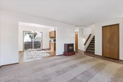 517 Jade Dr, Lansing, MI 48917 photo 7