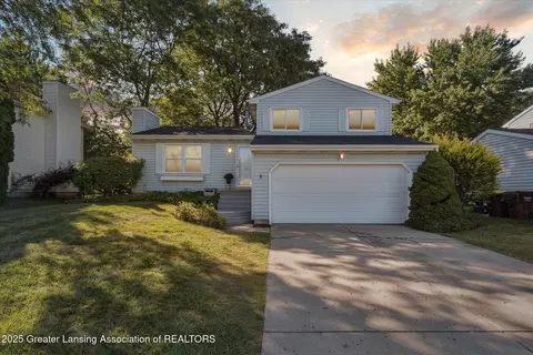 517 Jade Dr, Lansing, MI 48917