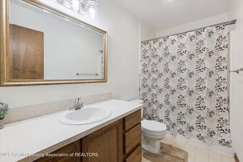 517 Jade Dr, Lansing, MI 48917 photo 19