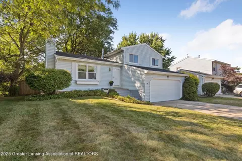 517 Jade Dr, Lansing, MI 48917 photo 2
